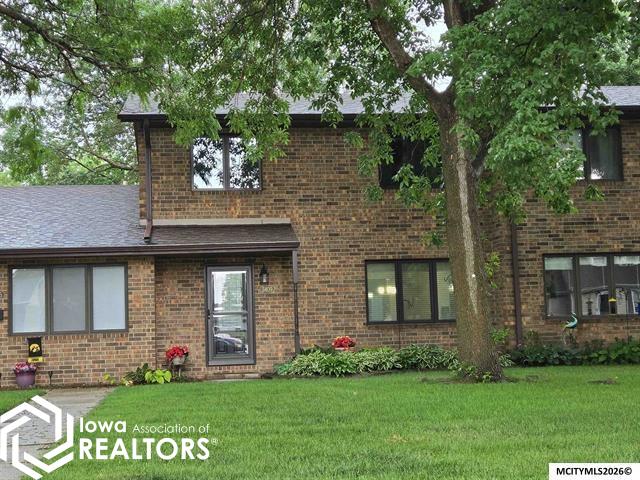 Photo 1 of 31 — 3409 Brandywine Road, Mason City, IA 50401