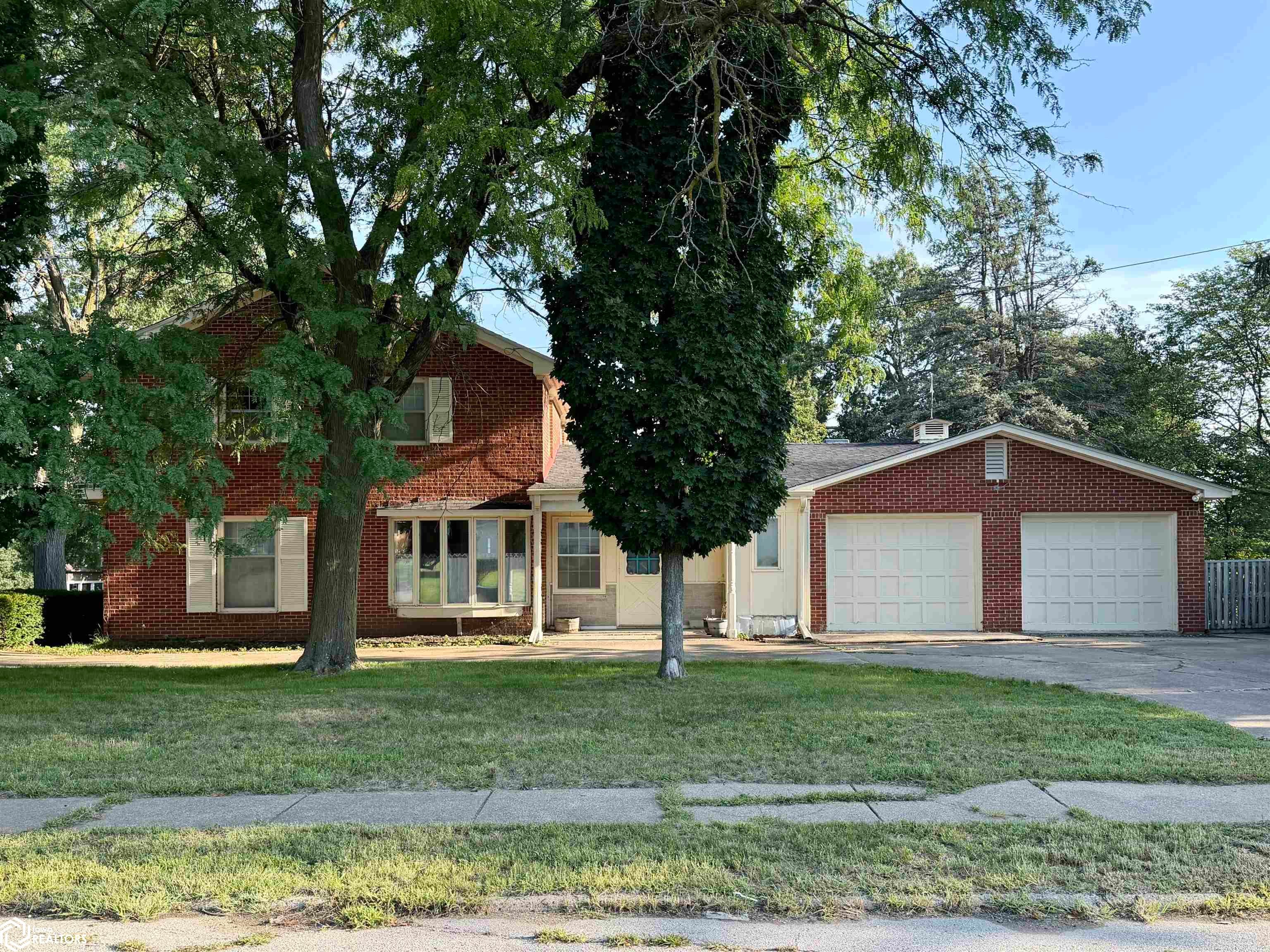 900 N Grand Street