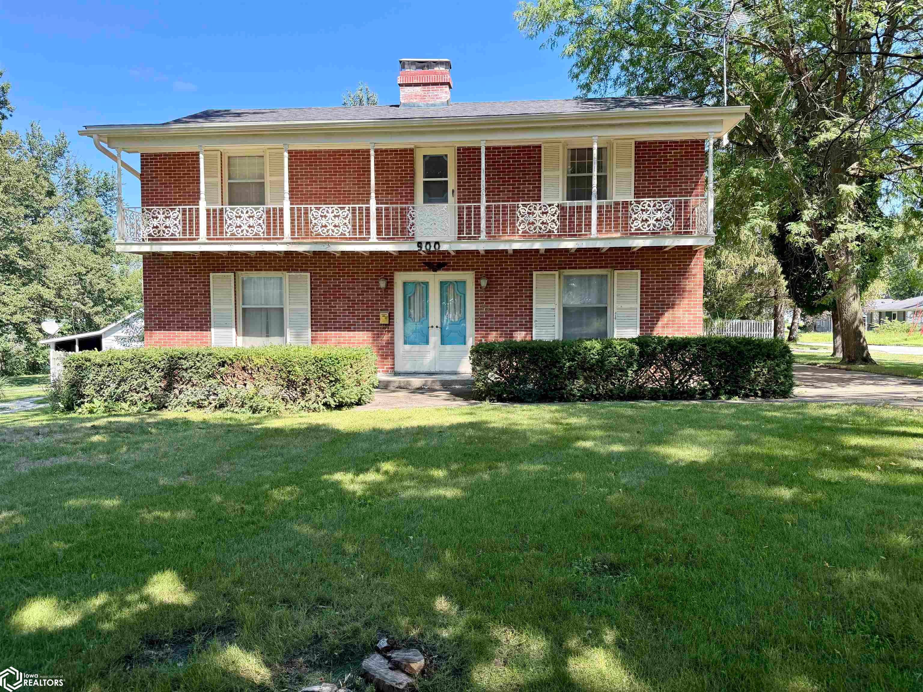 900 N Grand Street