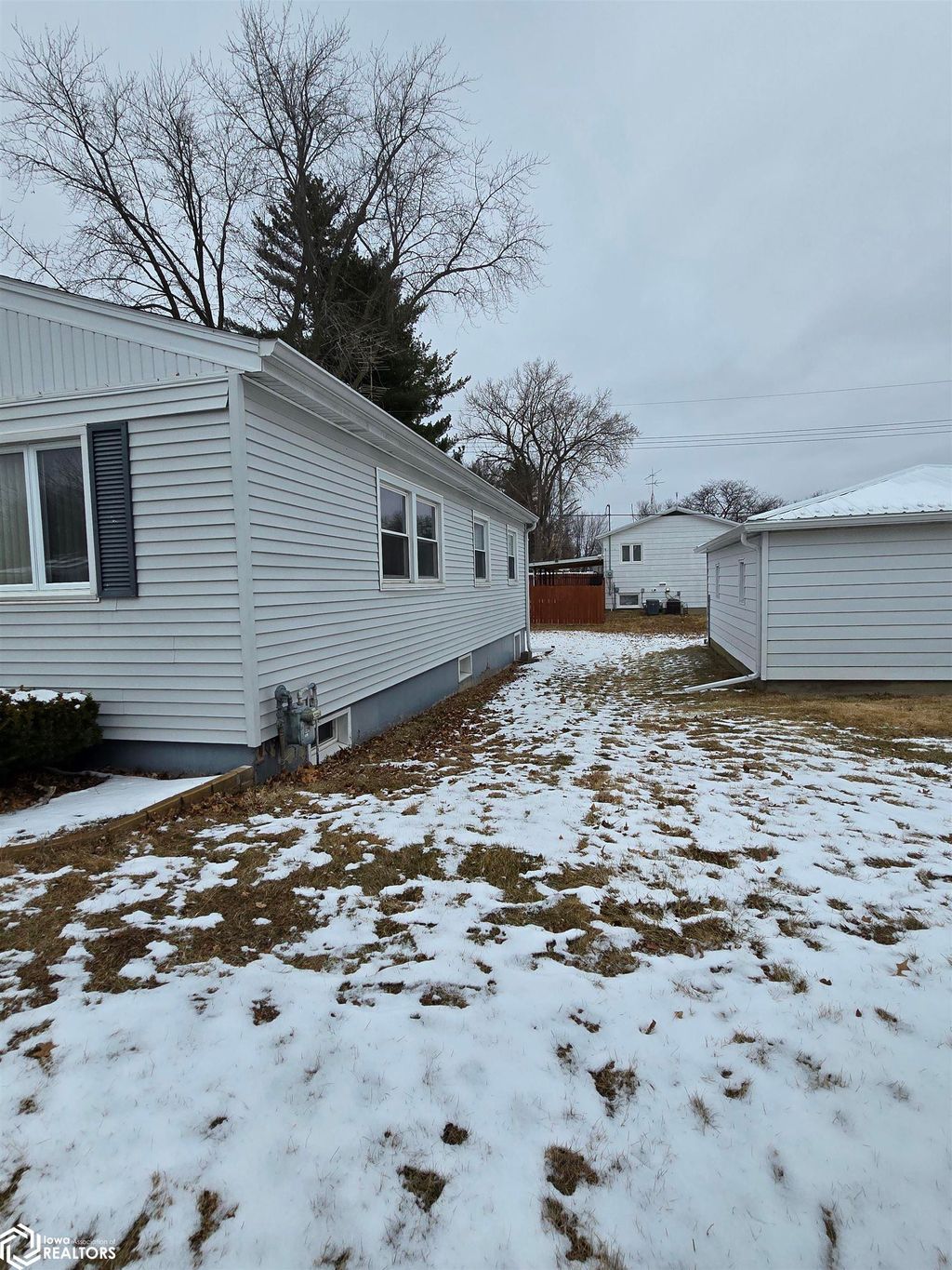 Photo of 410 E Pennington Street, West Burlington, IA 52655 (MLS # 6335427)