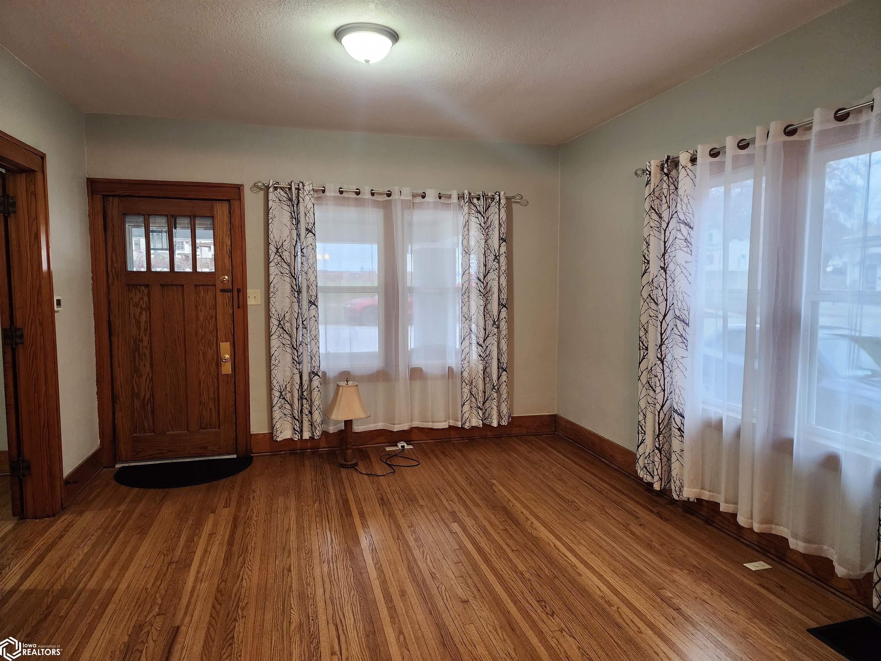 402 E 5th Street