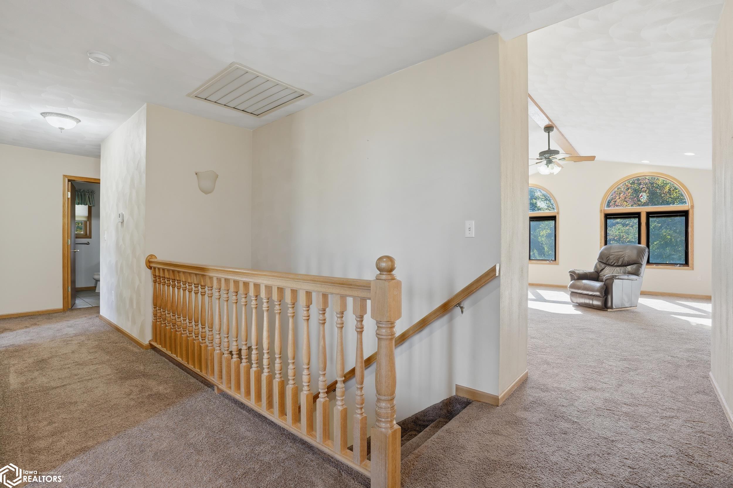 1002 E Oakbrook Place