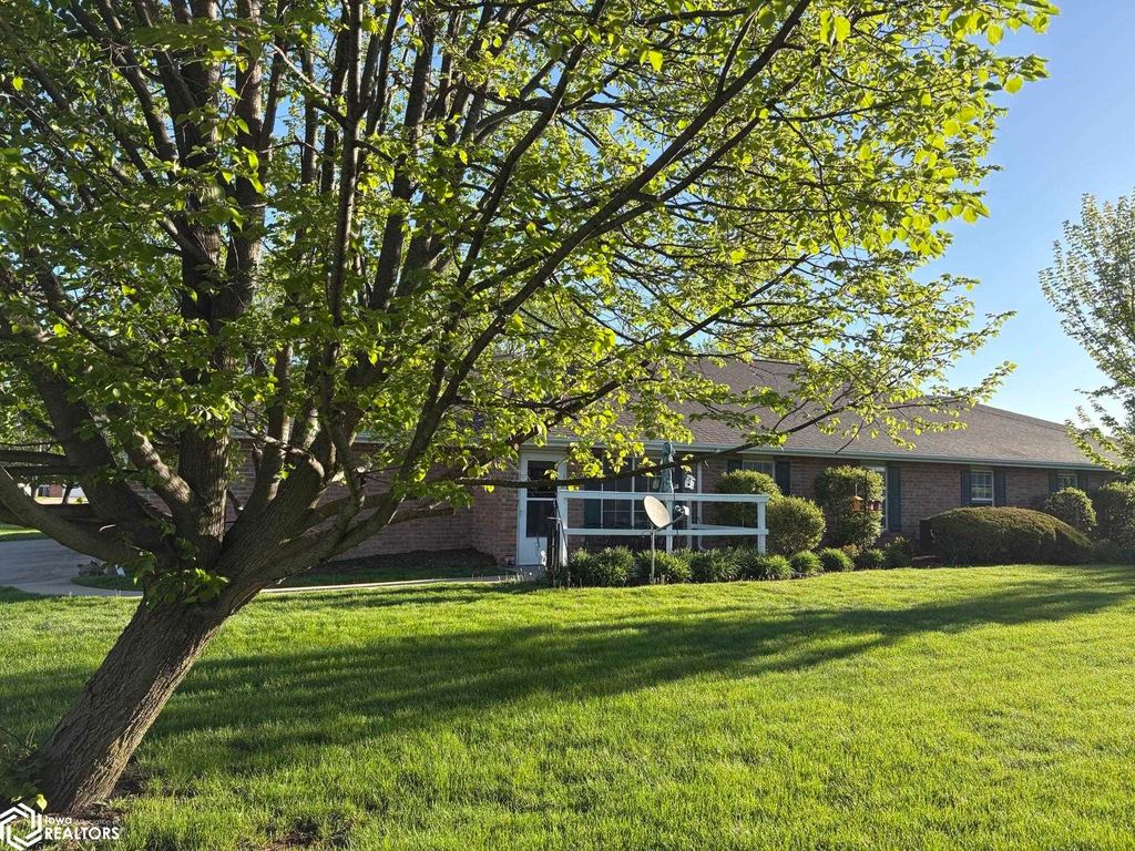 Photo of 1705 -D Linden Drive, Fairfield, IA 52556 (MLS # 6337629)
