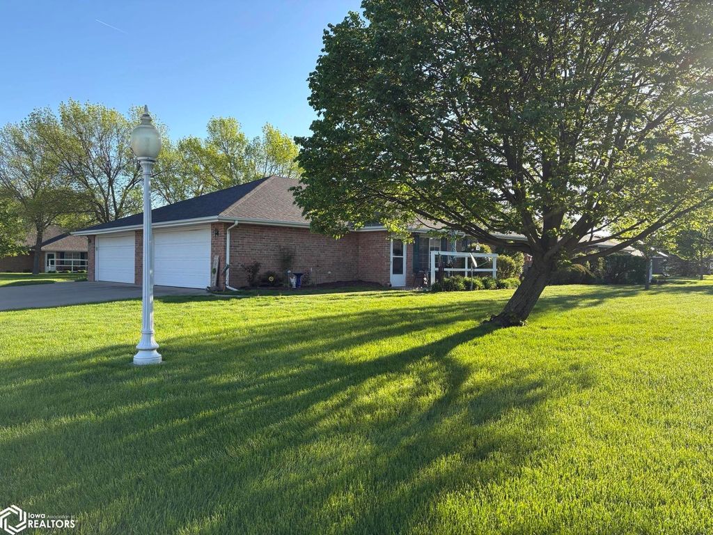Photo of 1705 -D Linden Drive, Fairfield, IA 52556 (MLS # 6337629)