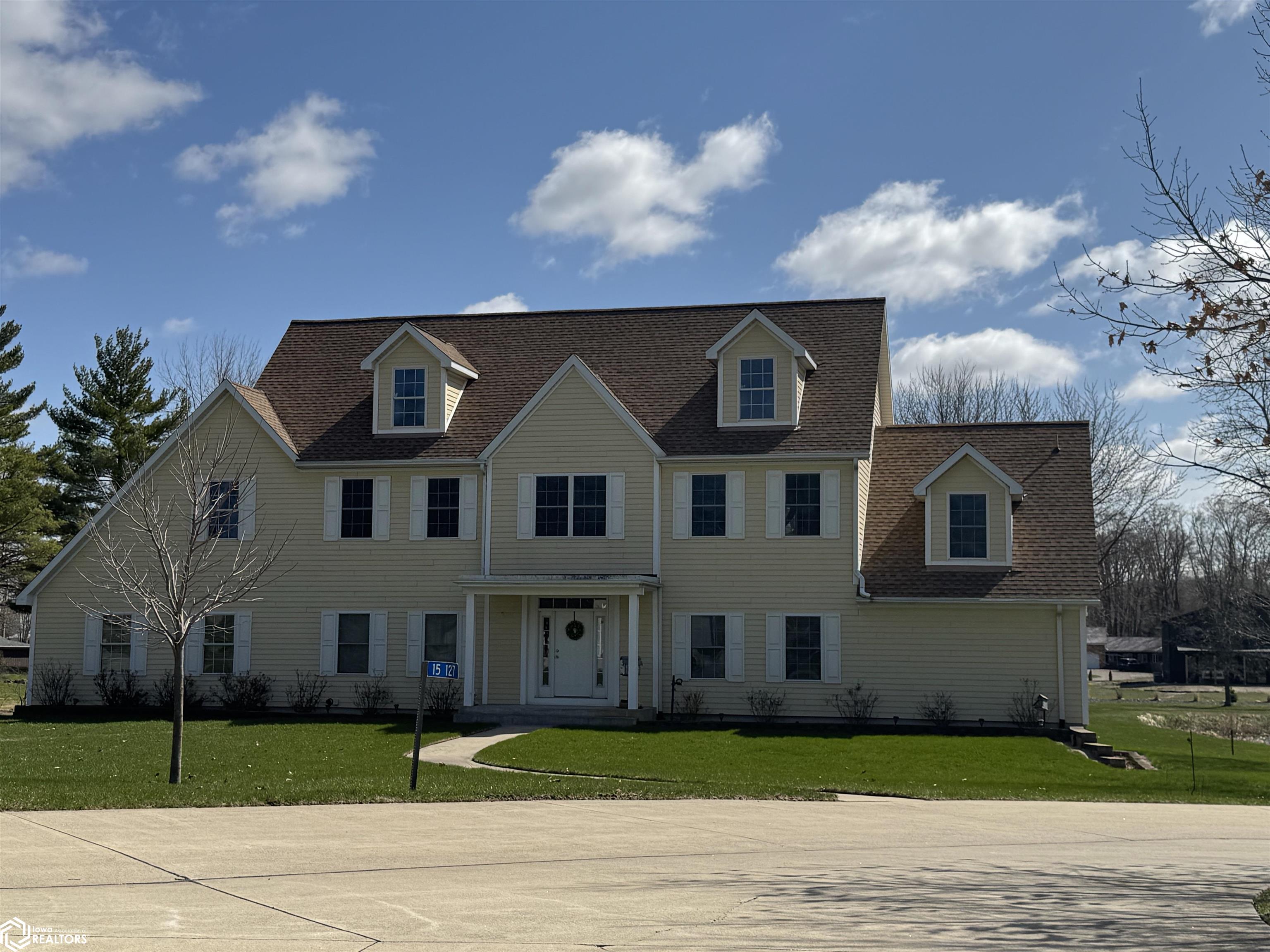 Photo 1 of 29 — 15127 Dove Circle, Clear Lake, IA 50428