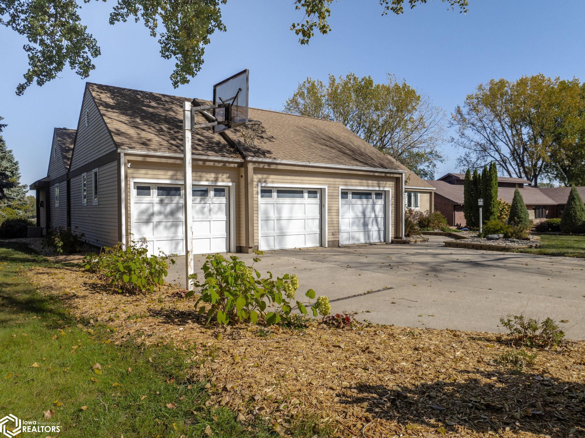 1000 Briarstone Drive