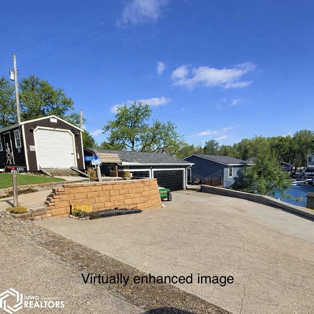 4223 W Lakeshore Drive
