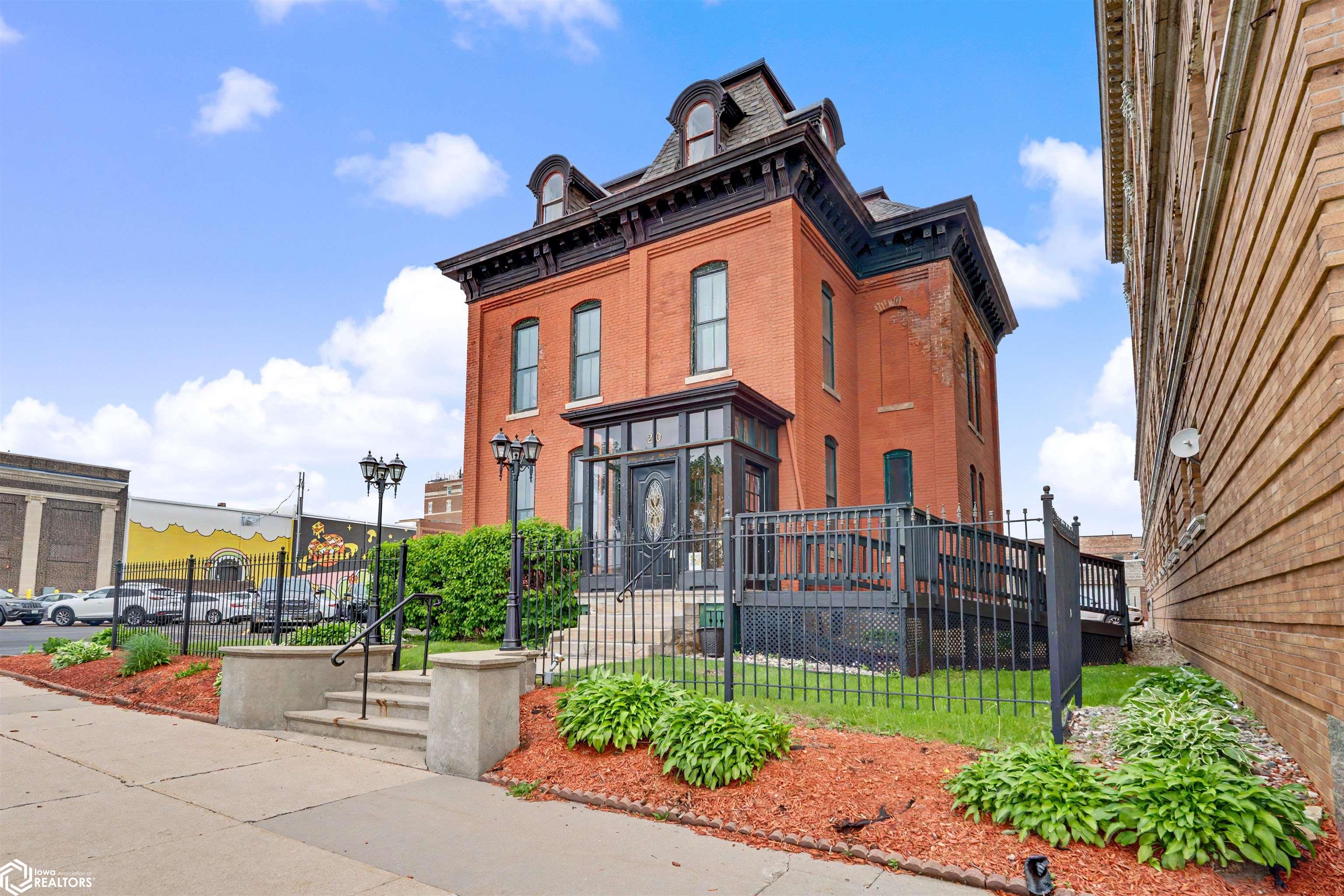 20 S 1St Avenue