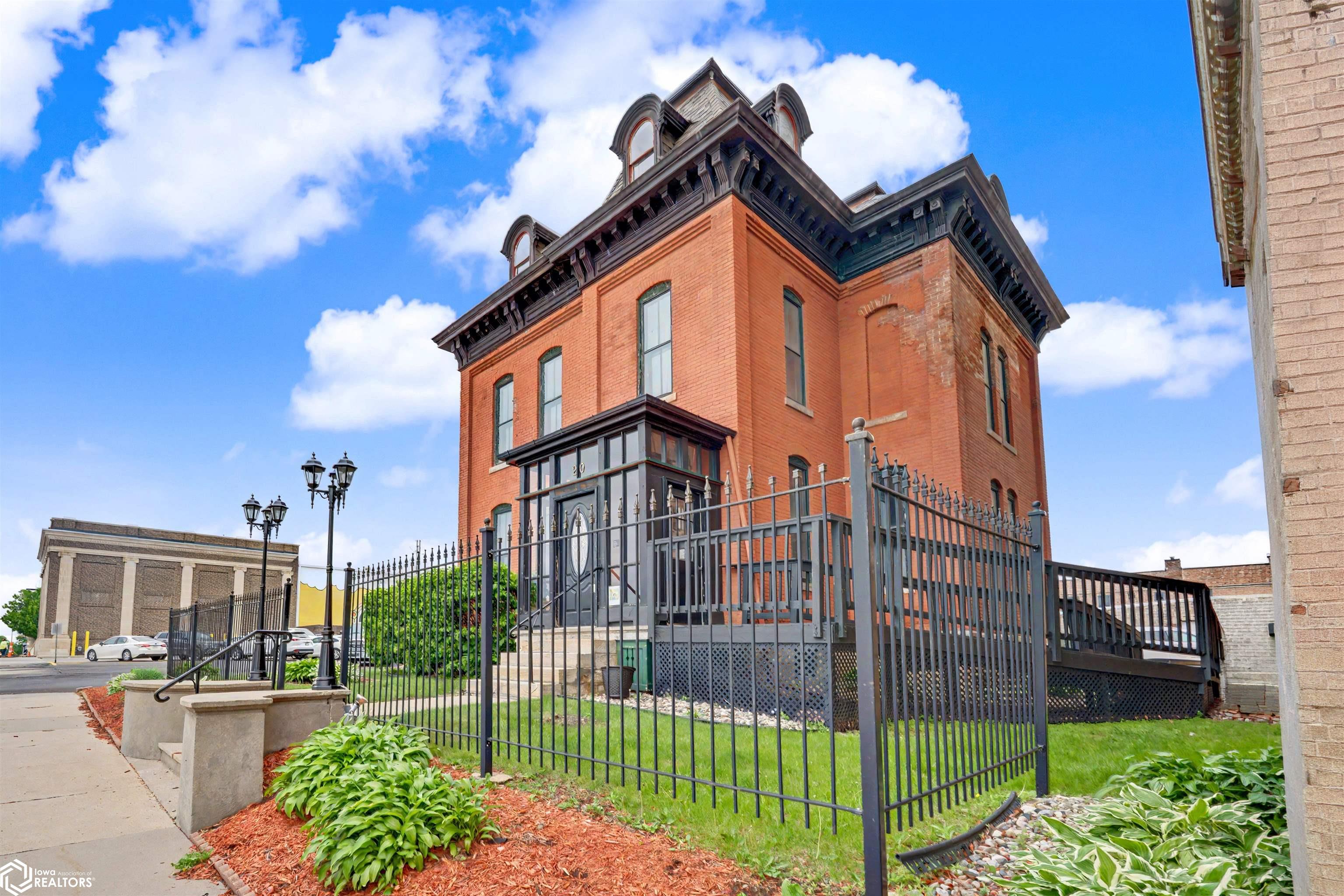 20 S 1St Avenue