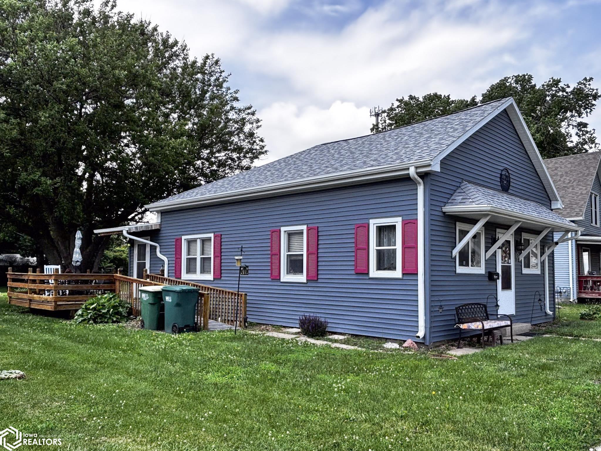 Photo 1 of 26 — 302 S Division Street, Creston, IA 50801