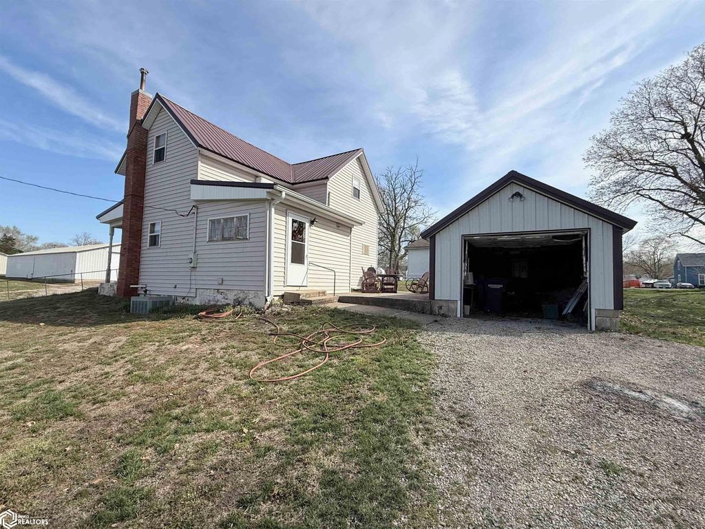 Photo of 306 Pearl Street, Farmington, IA 52626 (MLS # 6337112)