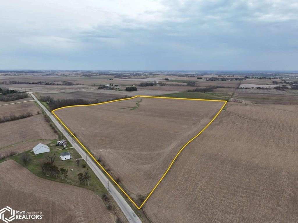 Photo of Ivanhoe Road, Ely, IA 52227 (MLS # 6337528)