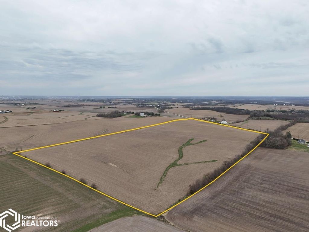 Photo of Ivanhoe Road, Ely, IA 52227 (MLS # 6337528)