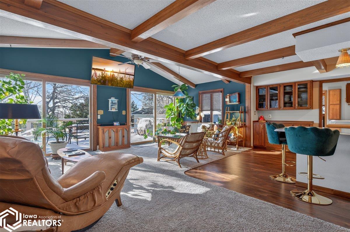 15 Timberlane Dr