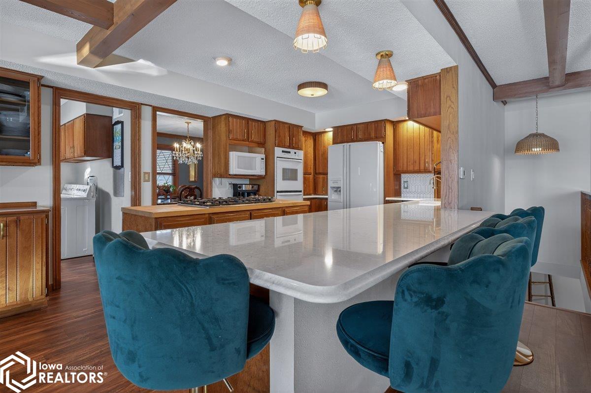 15 Timberlane Dr