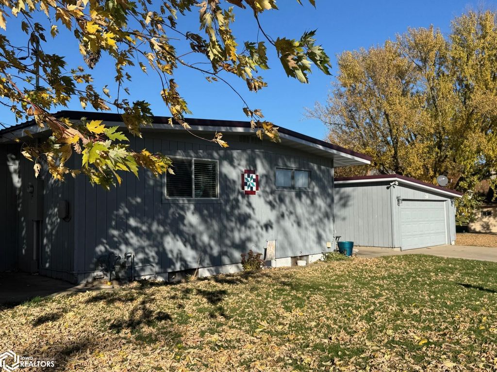 Photo of 511 E 8th Street, Tama, IA 52339 (MLS # 6333483)