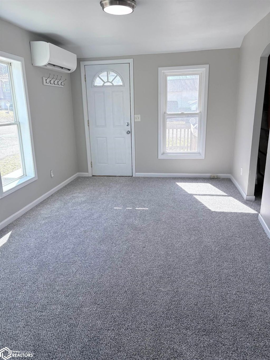 Photo of 105 14Th Avenue E, Oskaloosa, IA 52577 (MLS # 6336232)