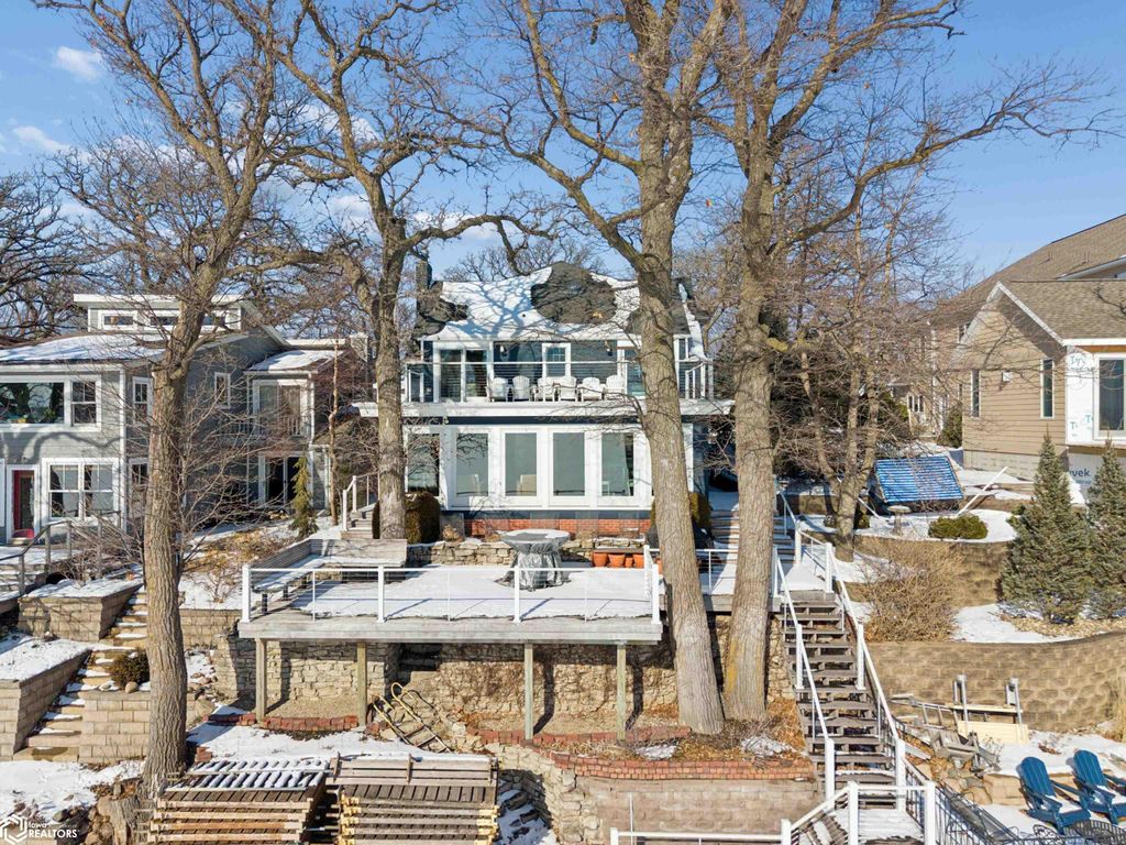 Photo of 1517 N Shore Drive, Clear Lake, IA 50428 (MLS # 6335576)