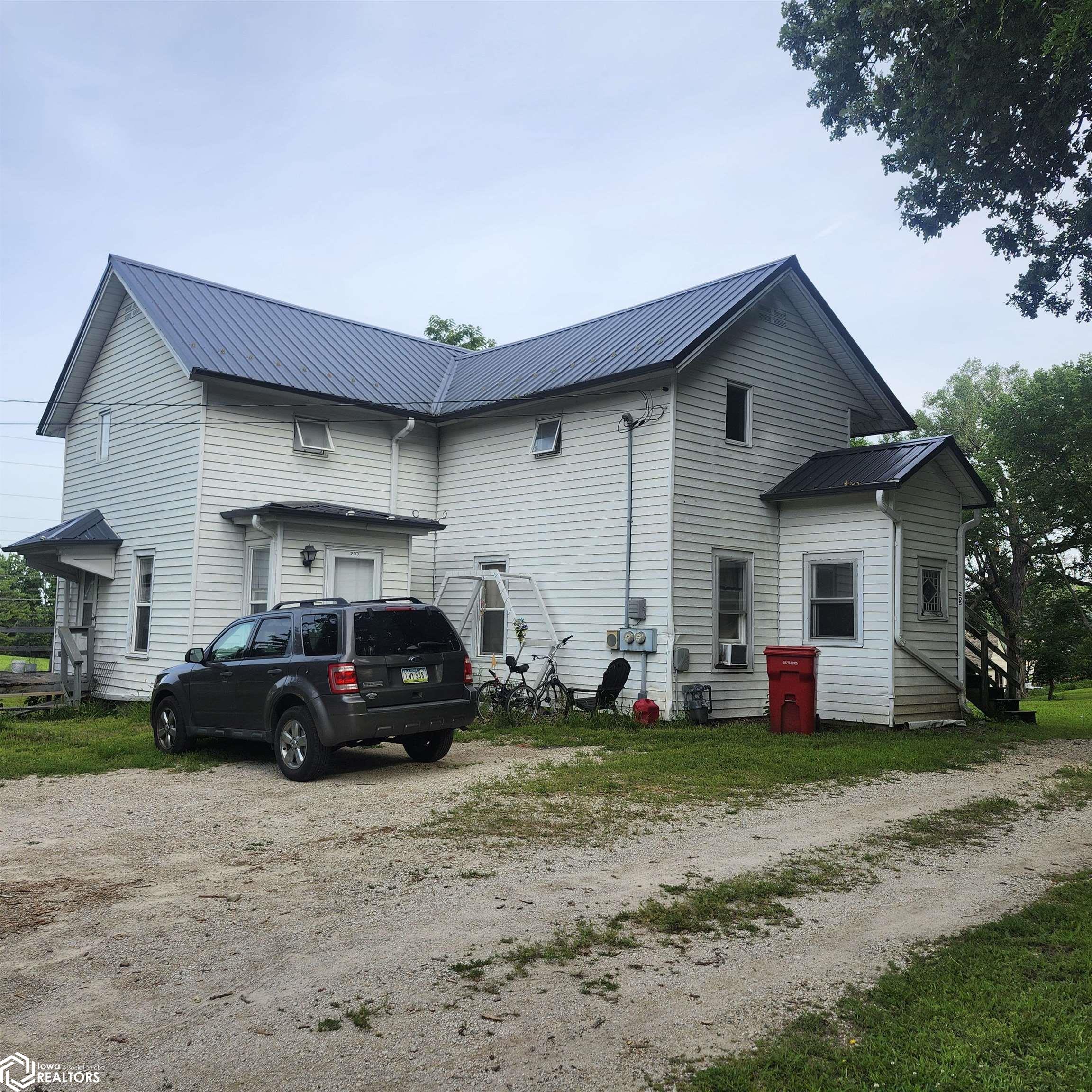 Photo 1 of 13 — 203 1st Ave S, Dakota City, IA 50529