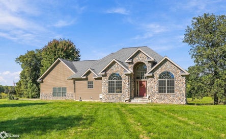 2631 Salem Road Danville IA 52623