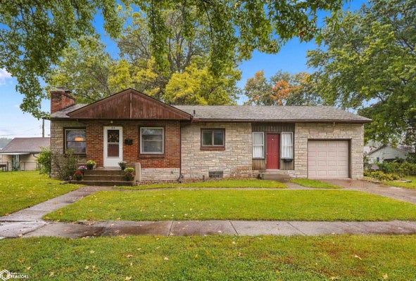2111 S 13TH ST, BURLINGTON, IA 52601 - Image 8bb4b583d724a4e88b5e5279d7eaf8c2/3488032846