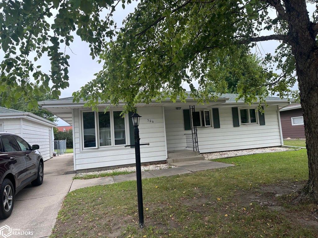 Photo of 306 Rushview Dr Drive, Jefferson, IA 50129 (MLS # 6341550)