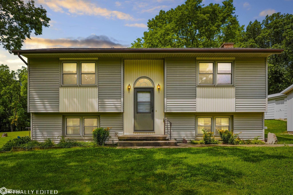 Photo of 2390 Sand Road, Marshalltown, IA 50158 (MLS # 6341361)
