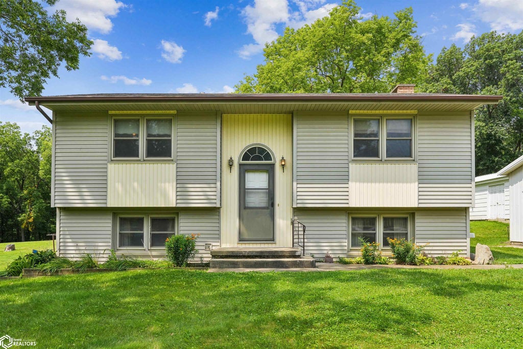 Photo of 2390 Sand Road, Marshalltown, IA 50158 (MLS # 6341361)