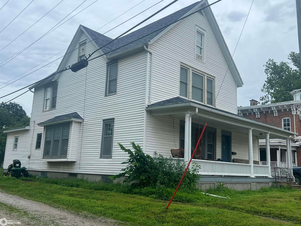 Photo of 103 W Saunders Street, Mount Pleasant, IA 52641 (MLS # 6330519)