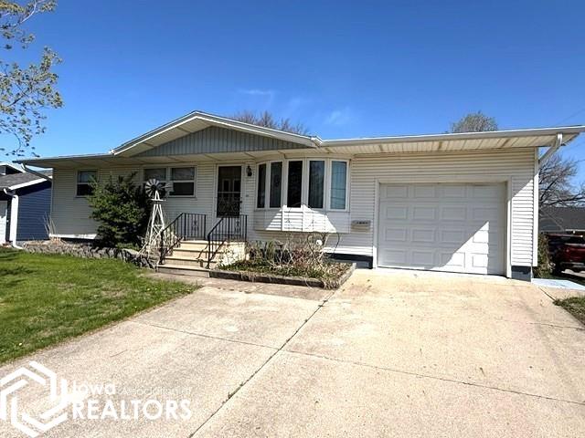 Photo 1 of 11 — 1601 5th Street, Emmetsburg, IA 50536