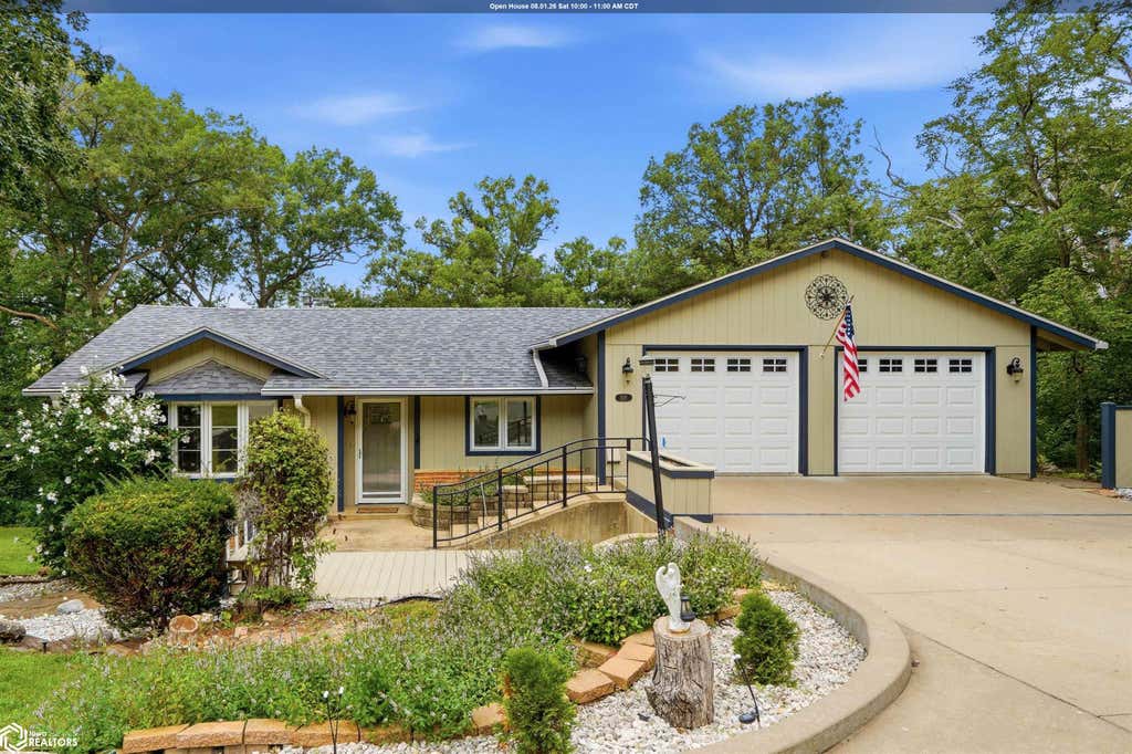 Photo of 1015 Westwood Drive, Mount Pleasant, IA 52641 (MLS # 6340925)