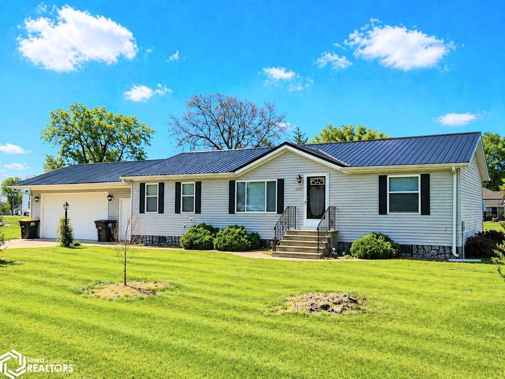 Photo of 925 Lyon Street, Murray, IA 50174 (MLS # 6337711)
