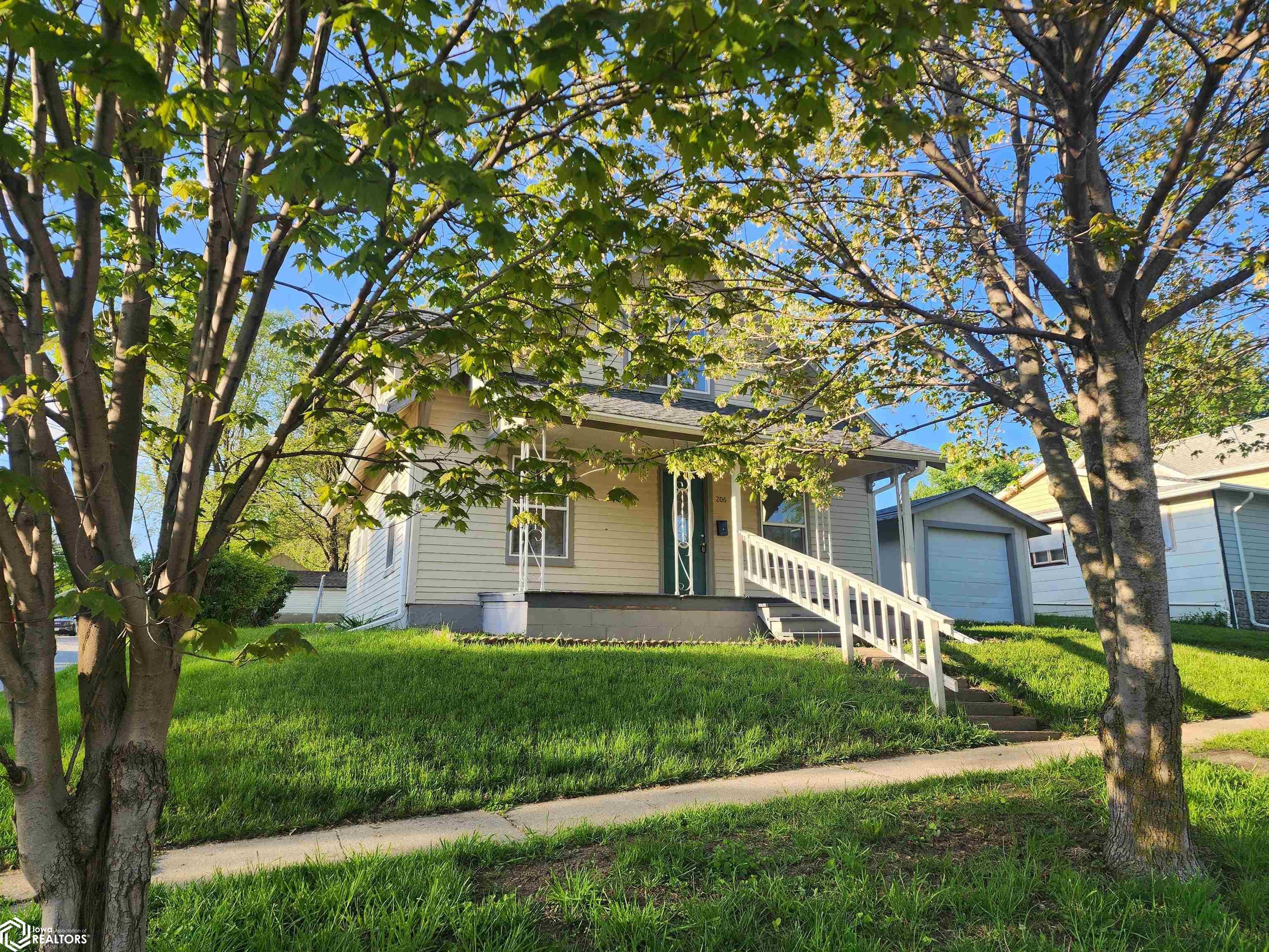 206 E 9th Street