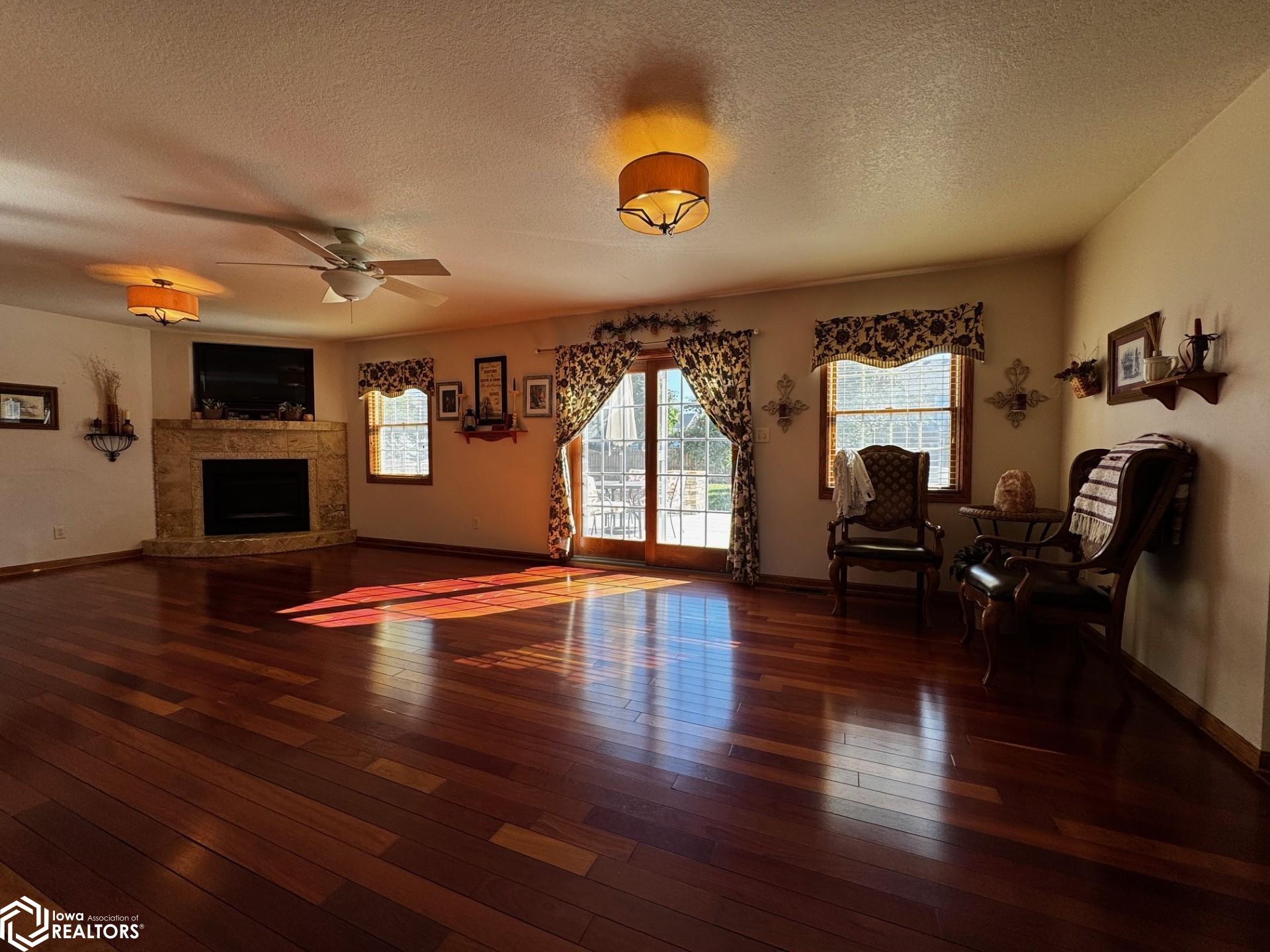 2402 N Terrace Drive