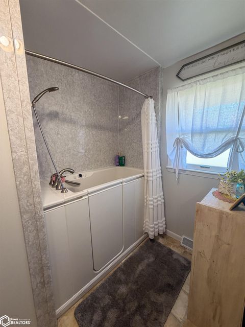 Tiny photo for 716 5th Avenue, Ackley, IA 50601 (MLS # 6337693)