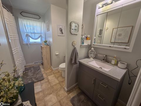 Tiny photo for 716 5th Avenue, Ackley, IA 50601 (MLS # 6337693)