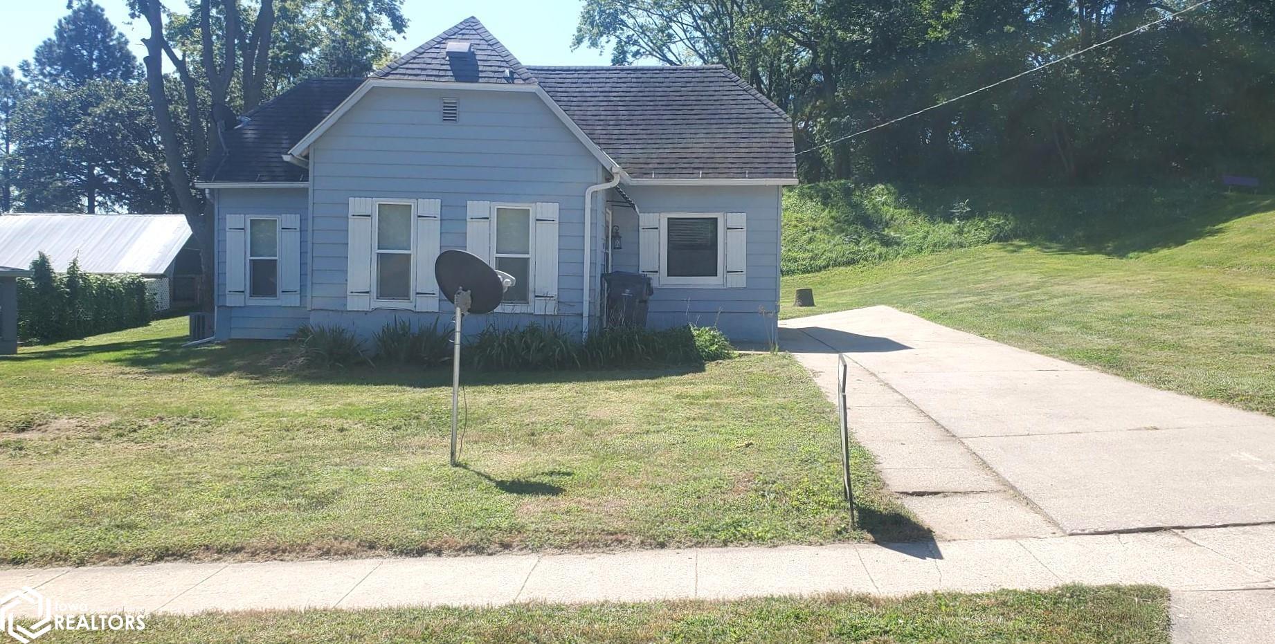 Photo 1 of 17 — 1803 4Th Avenue N, Denison, IA 51442