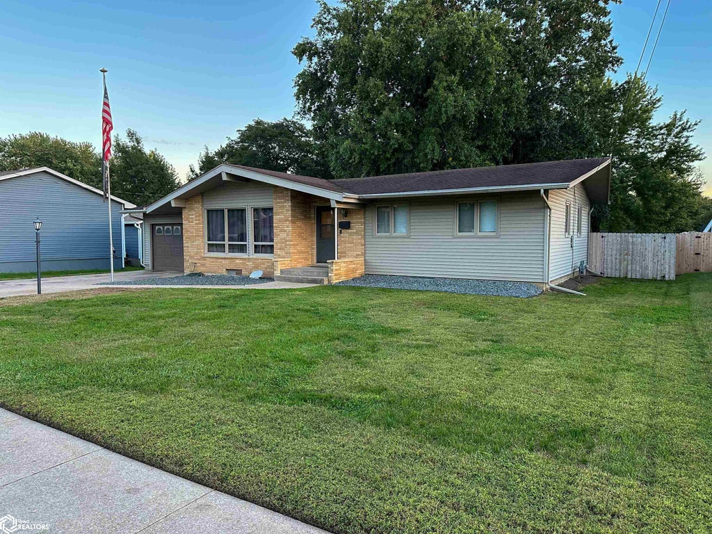 Photo of 816 4th Avenue E, Albia, IA 52531 (MLS # 6343445)