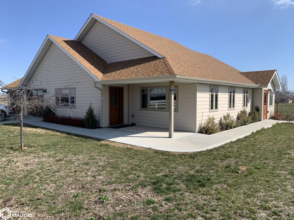 Photo of 1709 NW Church Street, Leon, IA 50144 (MLS # 6335568)