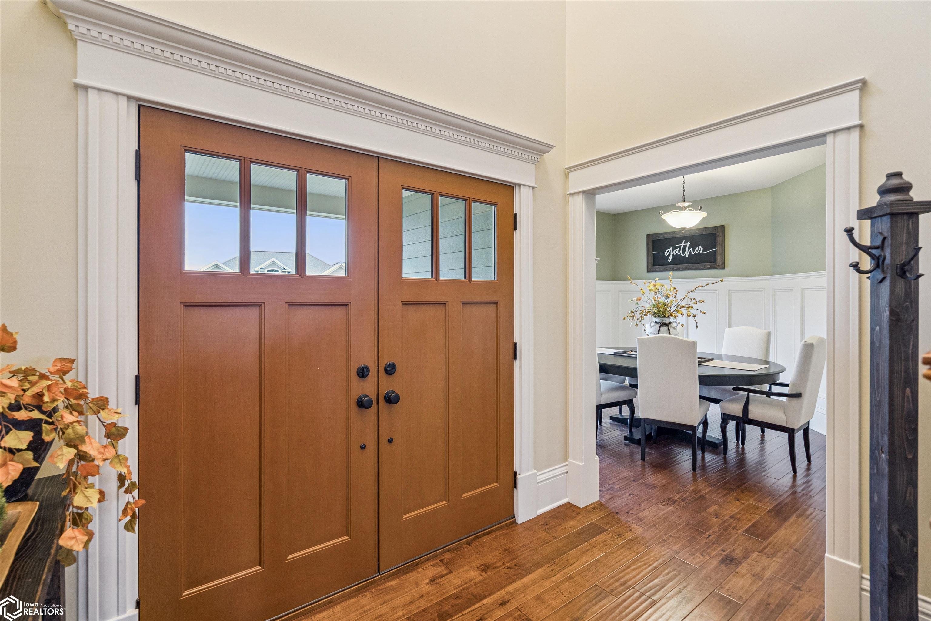 1025 Meadow Crest Drive