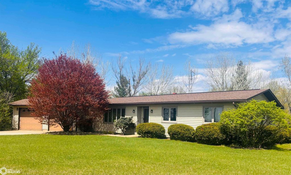 Photo of 1517 Primrose Road, Donnellson, IA 52625 (MLS # 6337527)