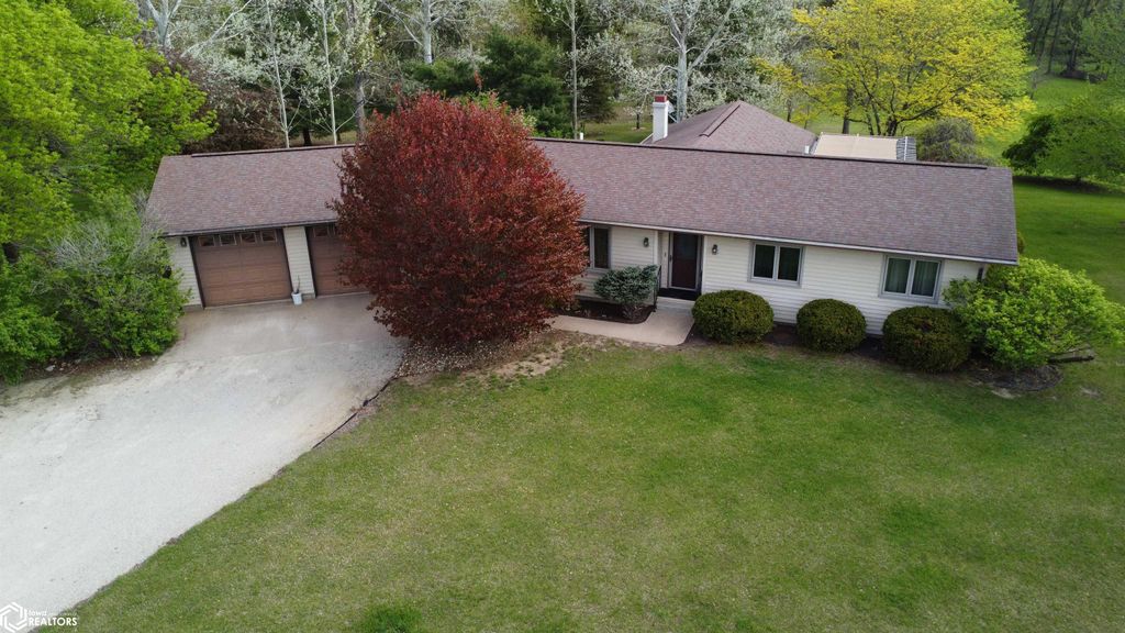 Photo of 1517 Primrose Road, Donnellson, IA 52625 (MLS # 6337527)