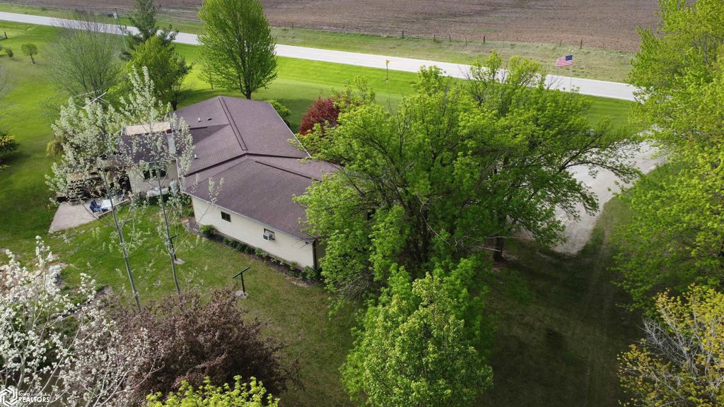 Photo of 1517 Primrose Road, Donnellson, IA 52625 (MLS # 6337527)