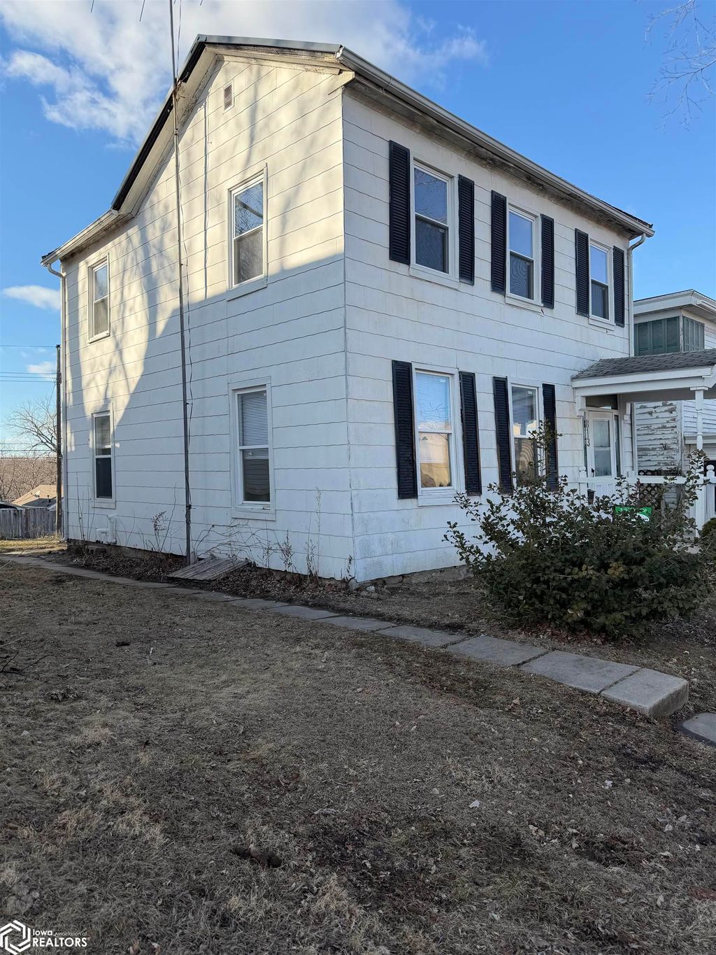 Photo of 813 N 10th Street, Burlington, IA 52601 (MLS # 6335432)