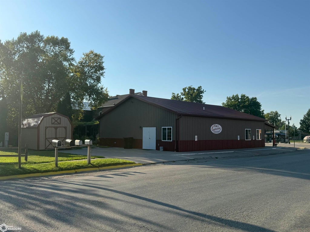 Photo of 423 Avenue D, West Point, IA 52656 (MLS # 6342330)