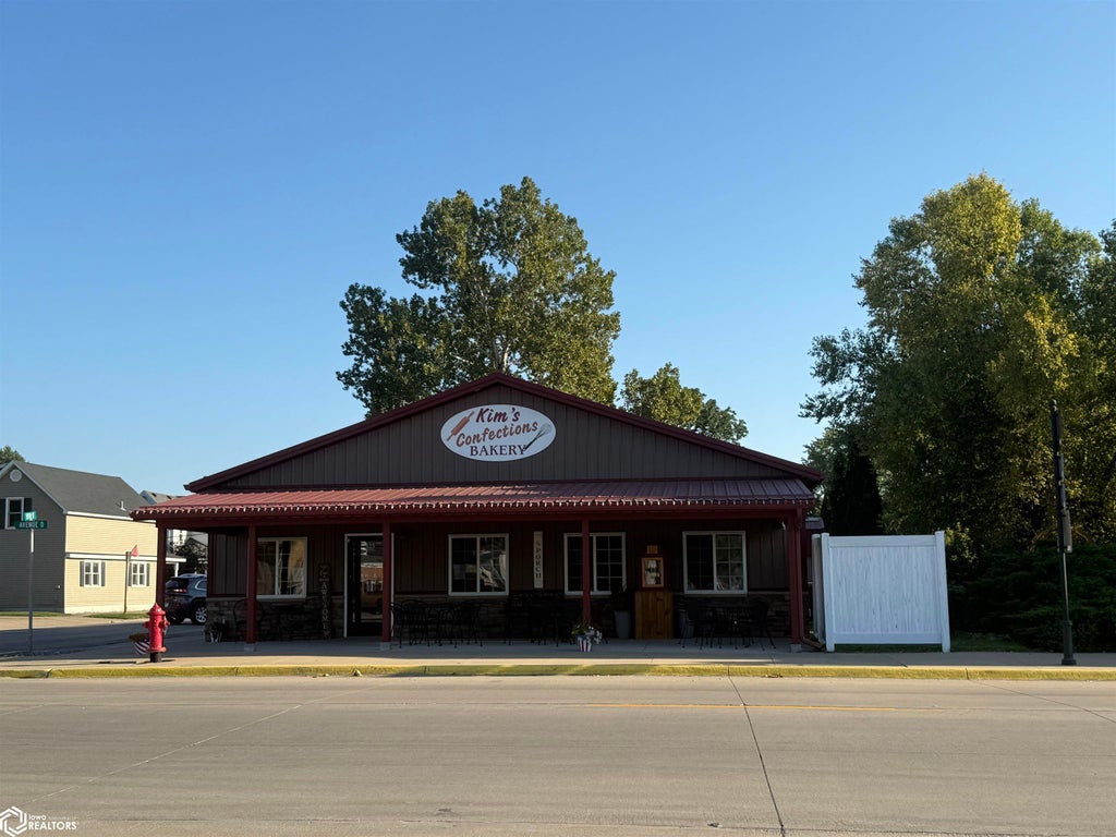 Photo of 423 Avenue D, West Point, IA 52656 (MLS # 6342330)