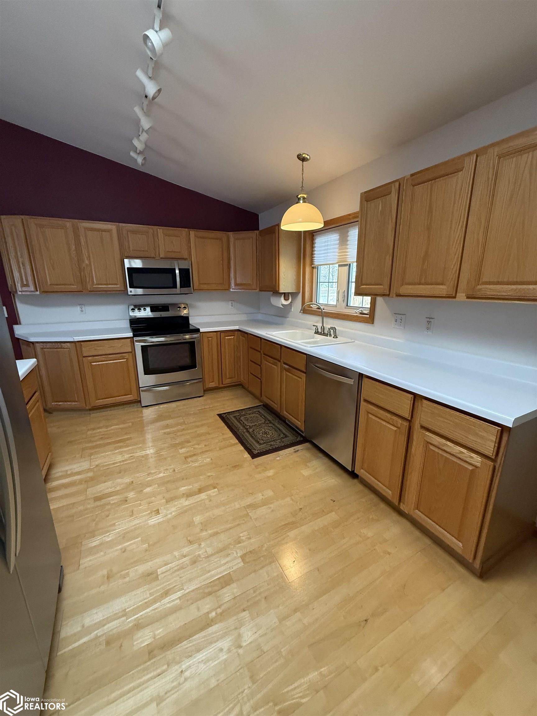 1807 Koestner Street