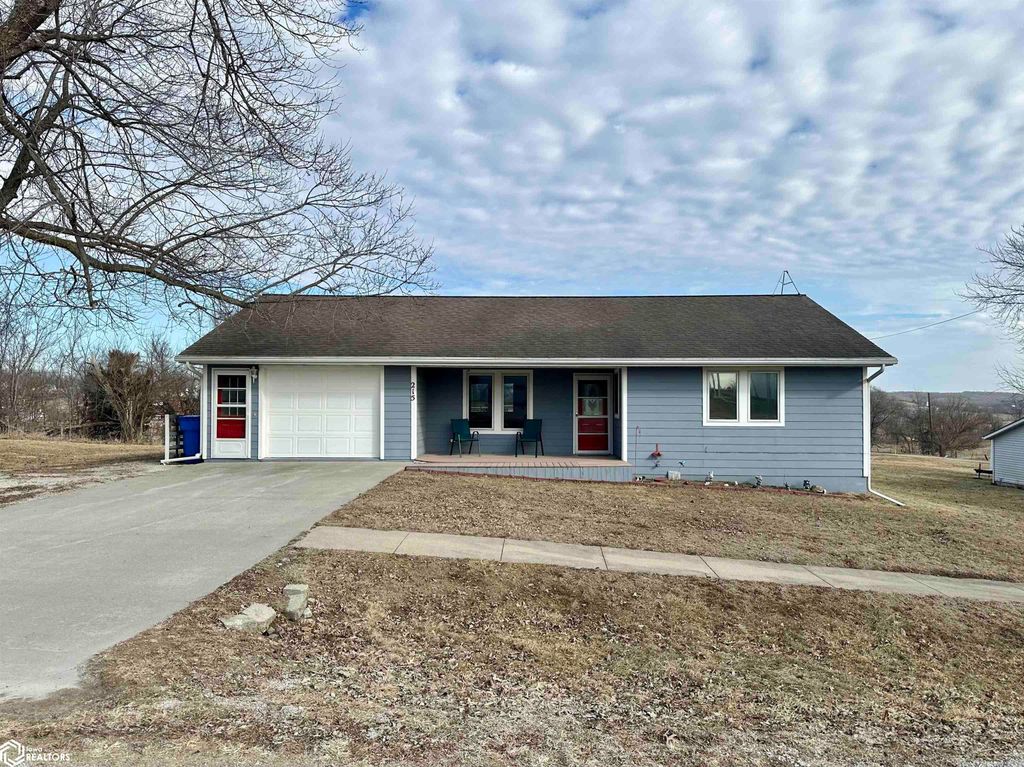 Photo of 215 S West Avenue, Lacona, IA 50139 (MLS # 6335586)