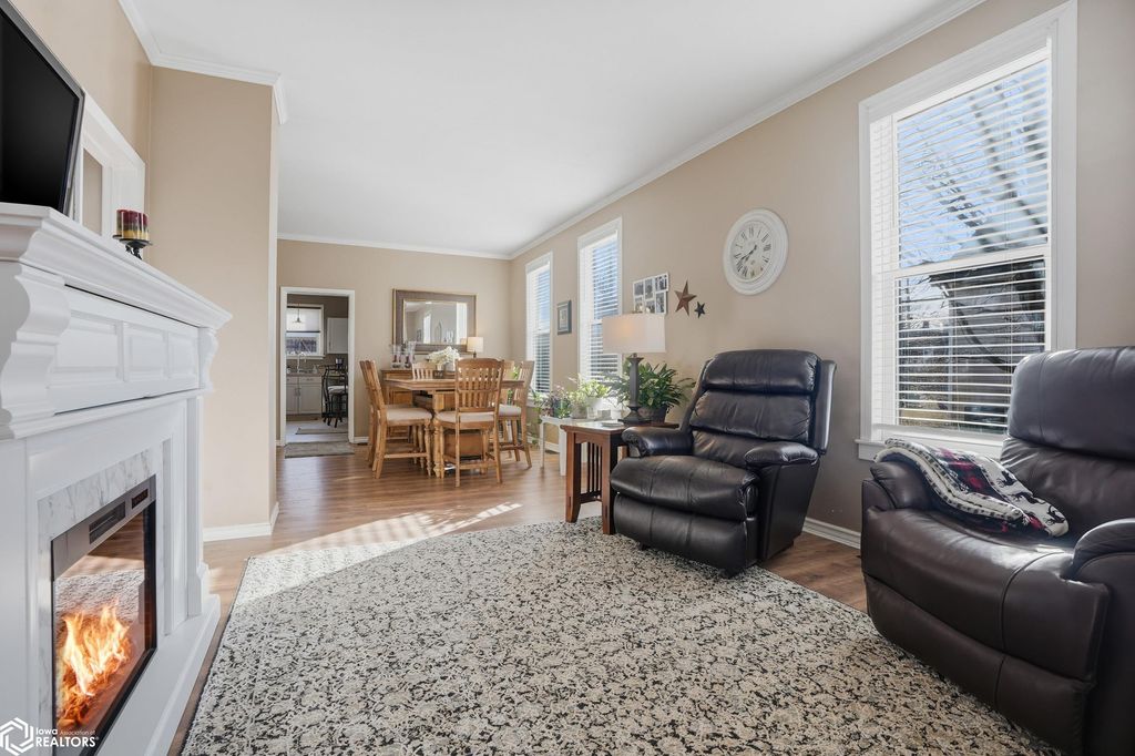 Photo of 308 S Adams Street, Burlington, IA 52601 (MLS # 6335013)