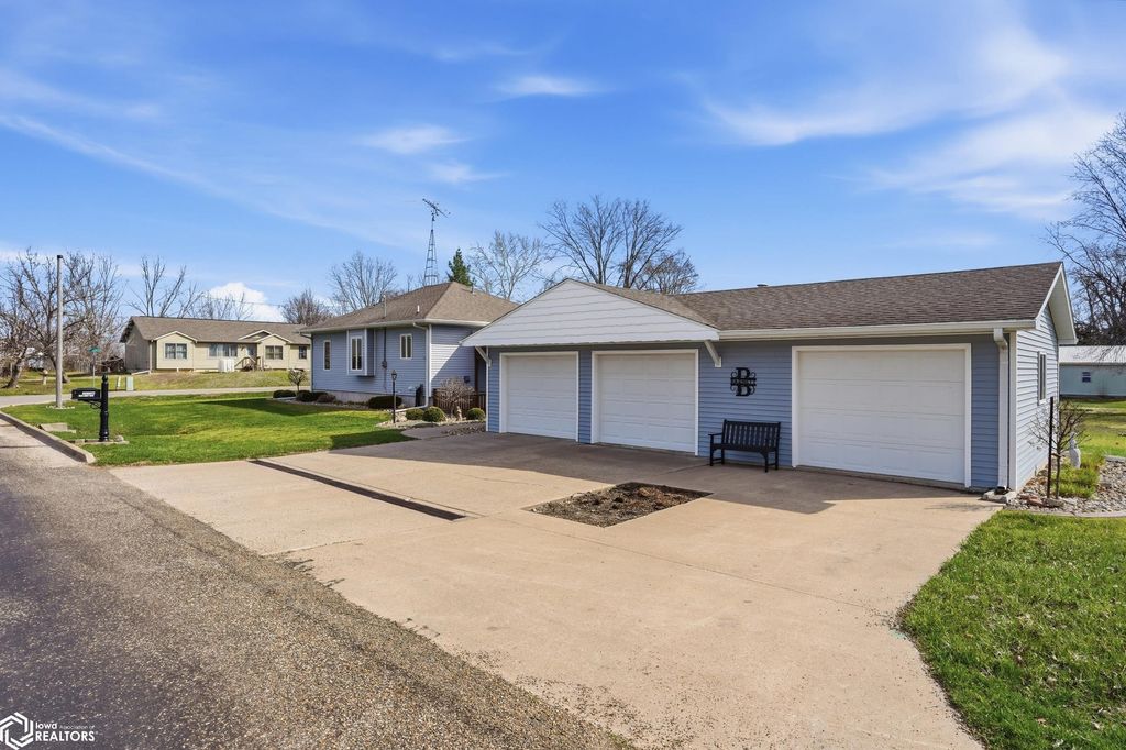 Photo of 502 E Oak Street, Salem, IA 52649 (MLS # 6336617)